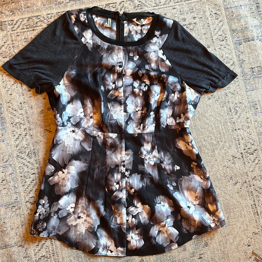 Beautiful black floral tunic top, short sleeve, Tulle collar, Rebecca Taylor, 2